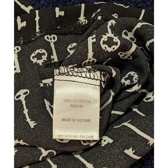 Roz & Ali Sleeveless Top 2X Black White Keys Poly Semi Sheer EUC - Picture 4 of 6